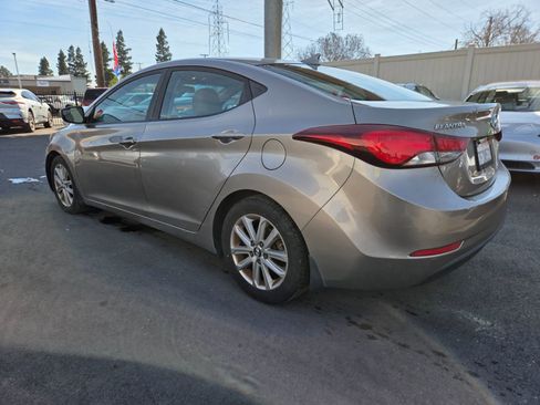 Used 2014 Hyundai Elantra SE w/ Option Group 02 image 2
