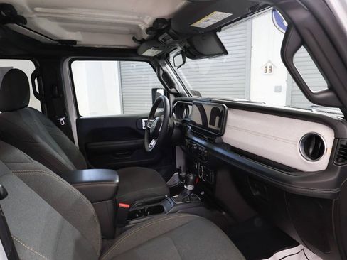 Used 2024 Jeep Wrangler Unlimited Sahara w/ Safety Group AWD/4WD image 19