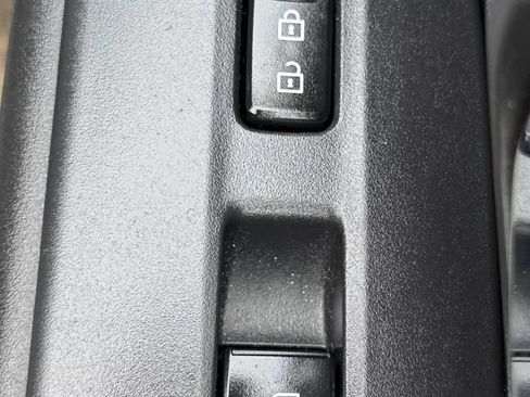 Used 2020 Mitsubishi Outlander ES FWD image 36