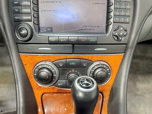 Used 2005 Mercedes-Benz SL 500 image 25