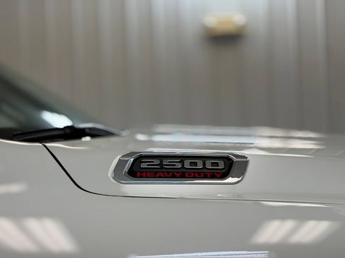 Used 2024 RAM 2500 Laramie AWD/4WD image 10