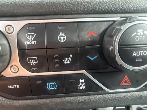 Used 2024 Jeep Wrangler Unlimited AWD/4WD image 8