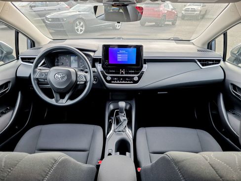 Used 2025 Toyota Corolla LE image 34