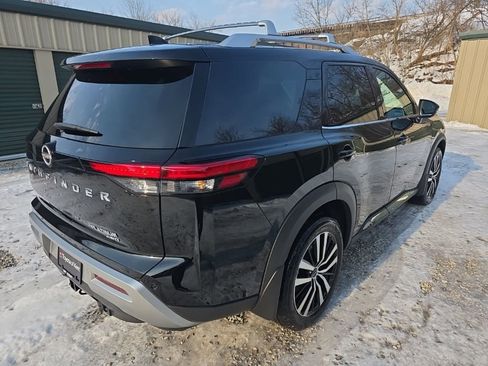 Used 2024 Nissan Pathfinder Platinum w/ Cargo Package image 7