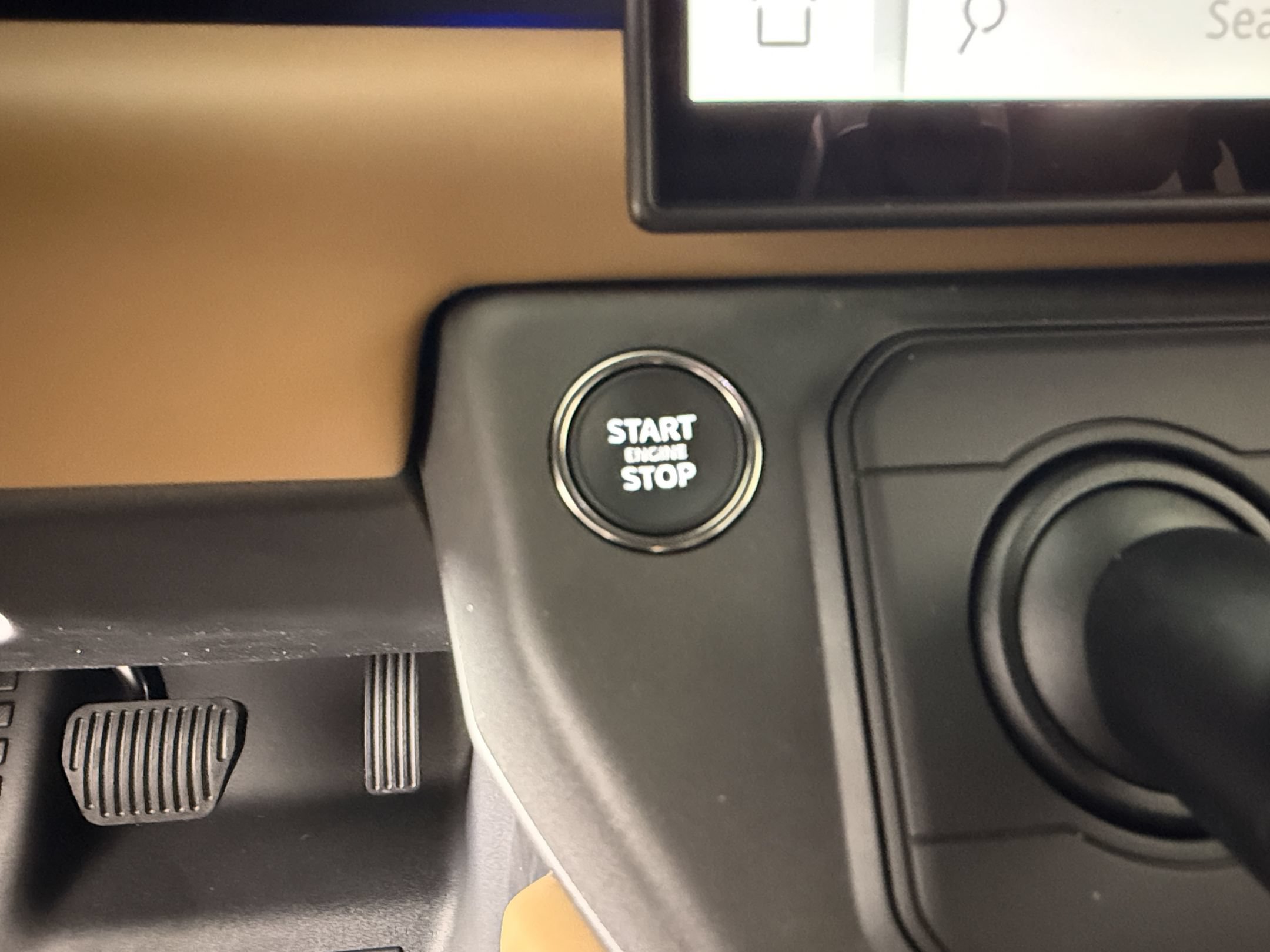 Used 2025 Land Rover Defender 110 S AWD/4WD image 16