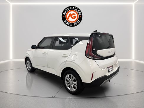 Used 2024 Kia Soul LX FWD image 5