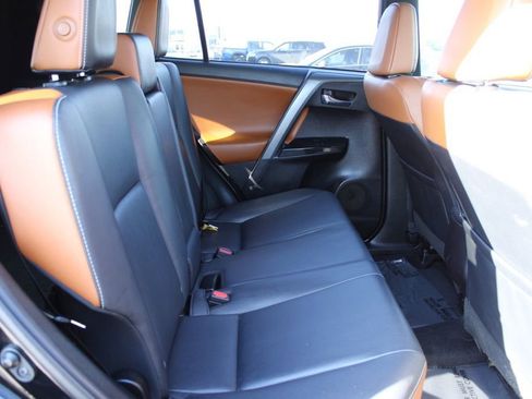 Used 2016 Toyota RAV4 SE image 24