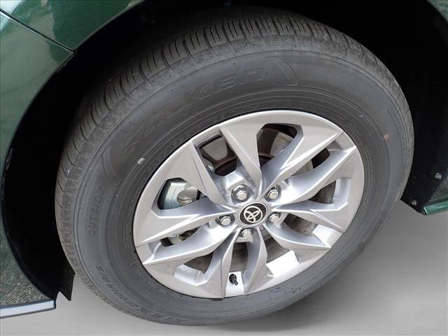 Certified 2025 Toyota Sienna XLE w/ XLE Plus Package AWD/4WD image 7