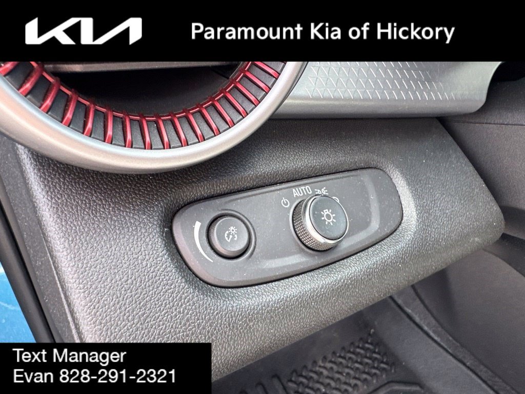 Used 2025 Chevrolet Trax RS w/ Driver Confidence Package FWD image 16