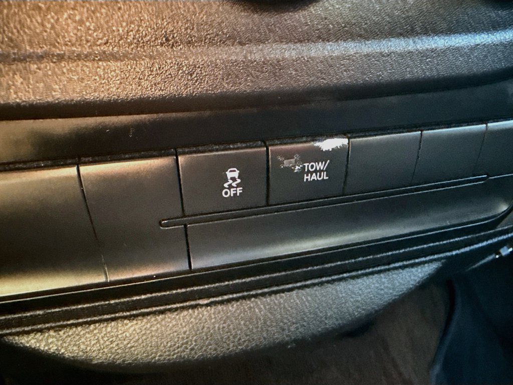 Used 2017 RAM 1500 Classic SLT AWD/4WD image 19