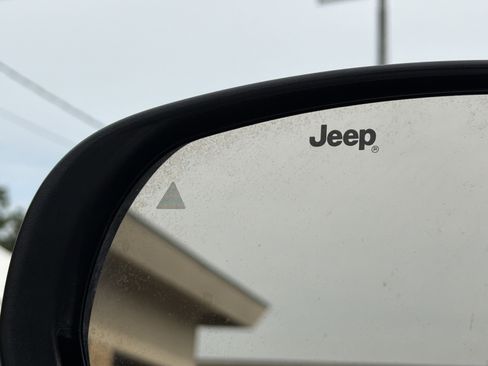 Used 2024 Jeep Compass Latitude AWD/4WD image 27