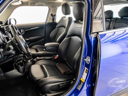 Used 2019 MINI Cooper S w/ Premium Package image 23