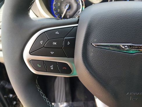 New 2026 Chrysler Pacifica Select image 23