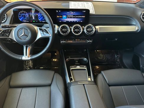 Certified 2024 Mercedes-Benz EQB 300 4MATIC image 17