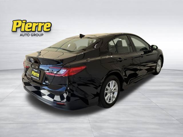 Used 2025 Toyota Camry LE FWD image 4
