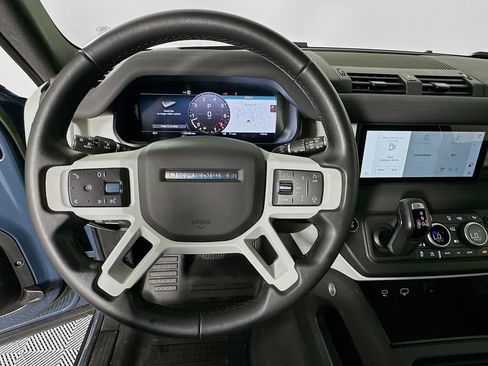 Used 2023 Land Rover Defender 90 SE AWD/4WD image 11