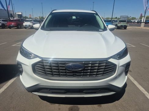 Used 2023 Ford Escape SE image 5