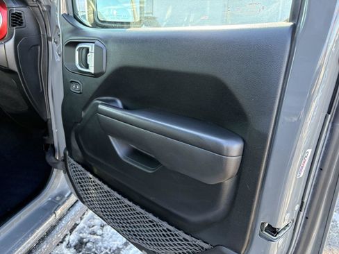 Used 2021 Jeep Gladiator Rubicon image 11