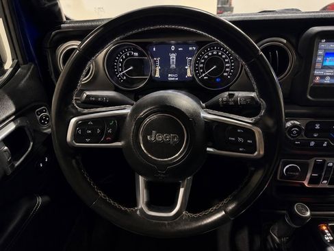 Used 2020 Jeep Wrangler Unlimited Sahara AWD/4WD image 24