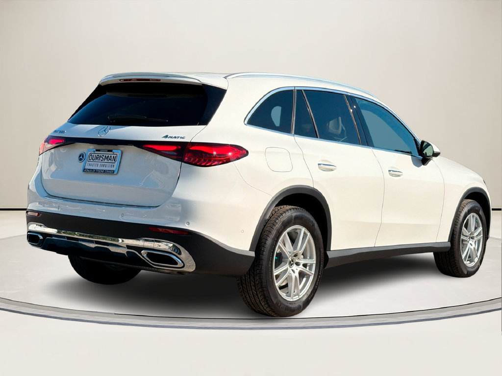 Used 2024 Mercedes-Benz GLC 300 4MATIC image 2