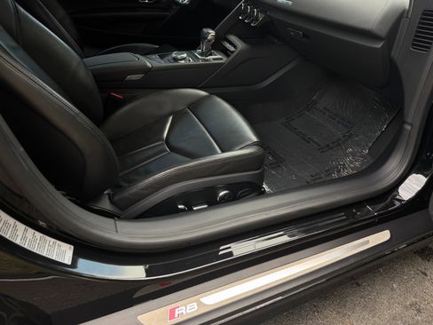 Used 2018 Audi R8 V10 image 24