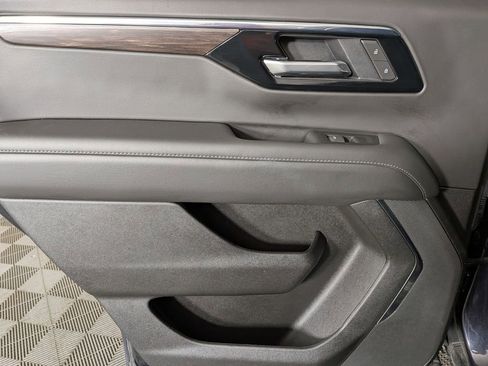 Certified 2025 Chevrolet Tahoe Z71 image 36