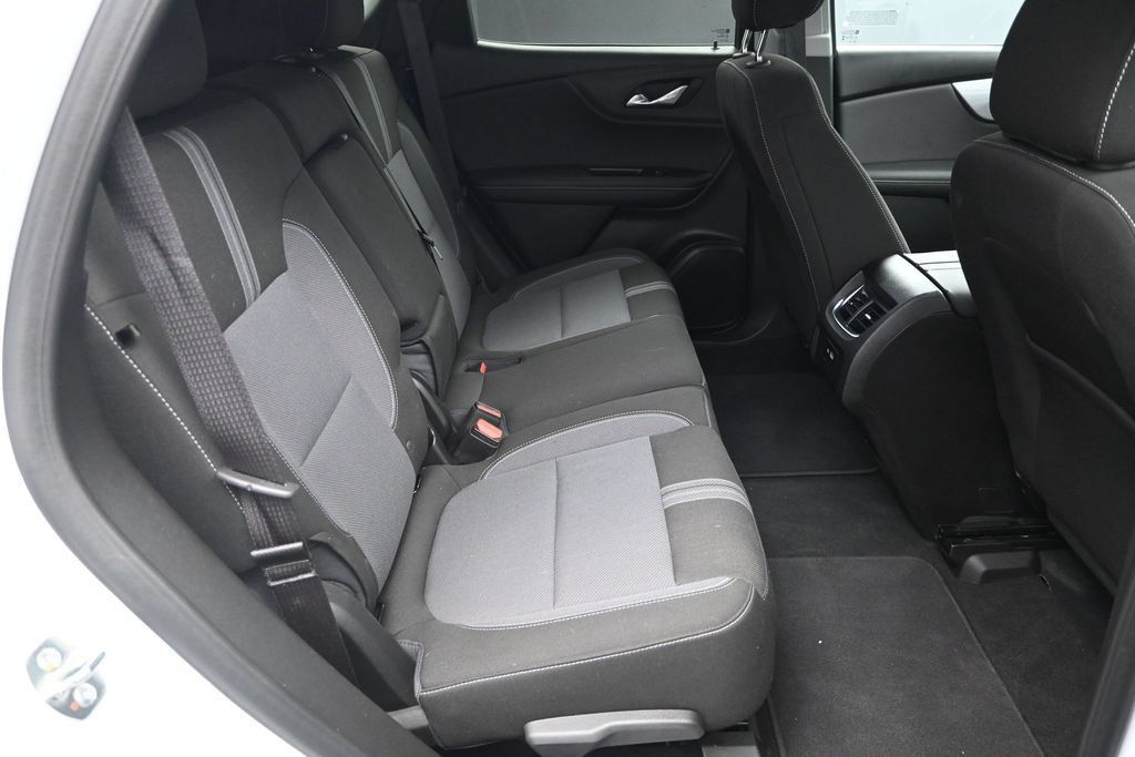 Used 2025 Chevrolet Blazer LT AWD/4WD image 33