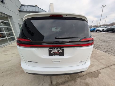 New 2026 Chrysler Pacifica Select w/ S Appearance Package image 11