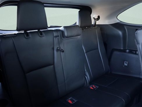 Certified 2023 Toyota Highlander XLE image 19