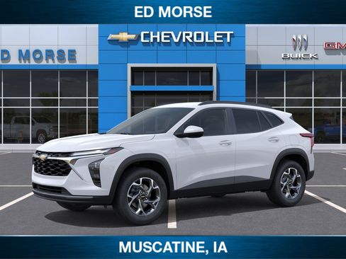 New 2026 Chevrolet Trax LT w/ Driver Confidence Package image 2