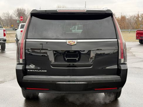 Used 2018 Cadillac Escalade Platinum image 7