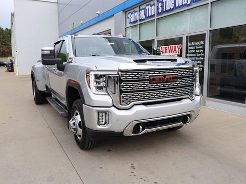 Used 2022 GMC Sierra 3500 Denali AWD/4WD image 2