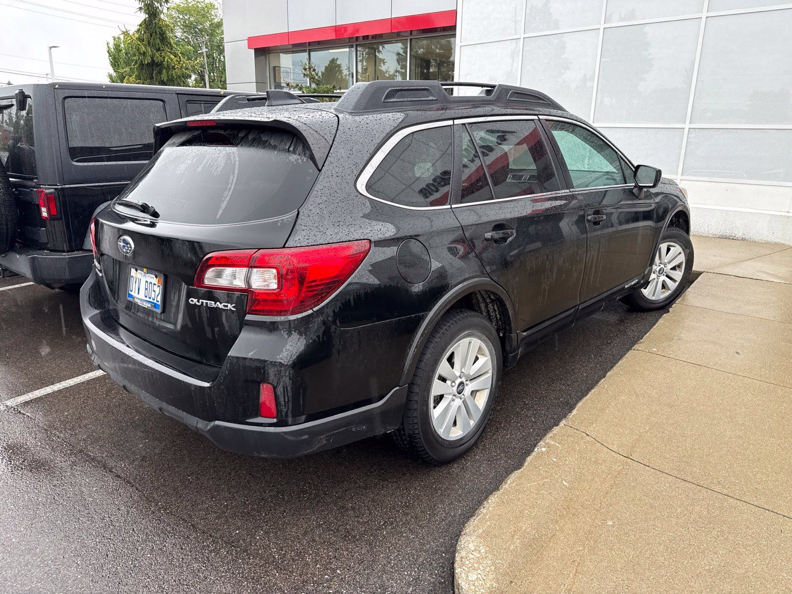 Used 2016 Subaru Outback 2.5i Premium AWD/4WD image 5