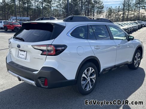 Used 2022 Subaru Outback Limited image 2