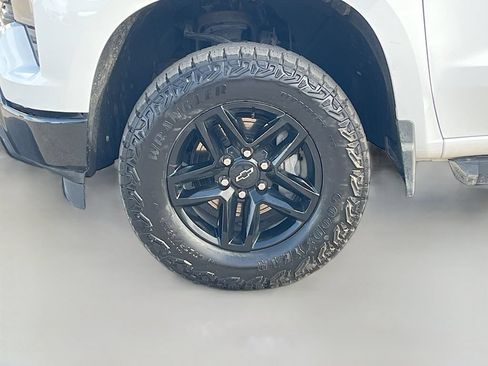 Used 2025 Chevrolet Silverado 1500 Custom Trail Boss AWD/4WD image 28