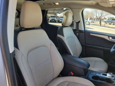 Used 2022 Ford Escape SEL w/ Technology Package image 14