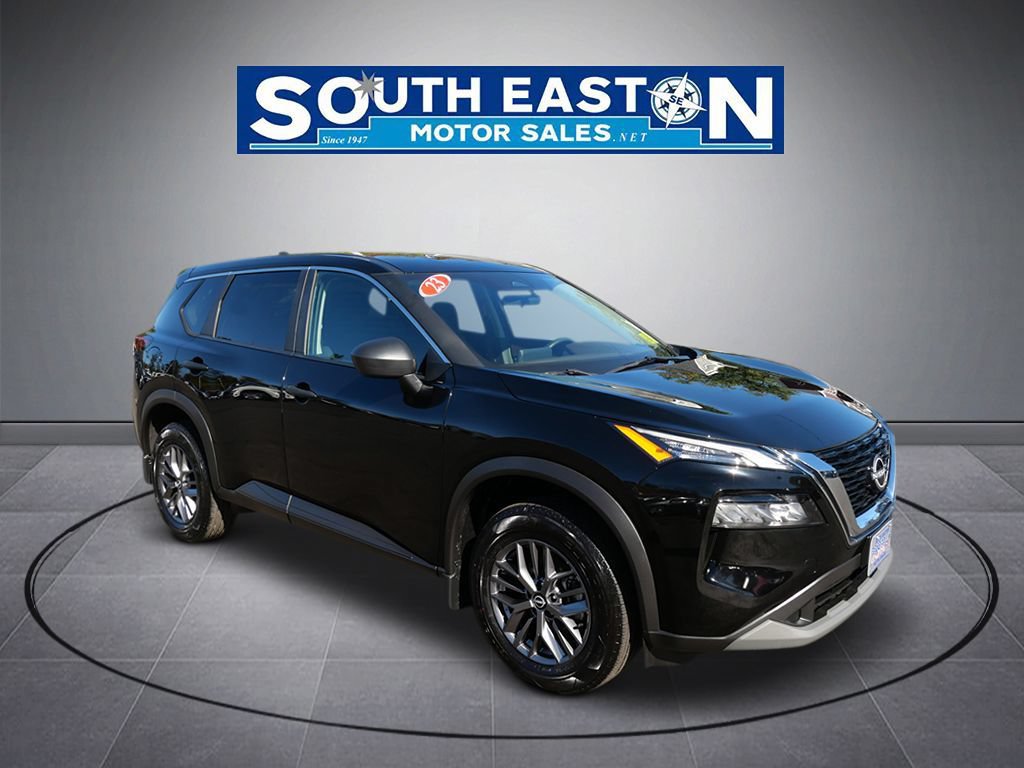 Used 2023 Nissan Rogue S AWD/4WD image 2