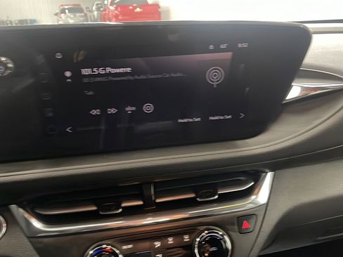 Used 2025 Buick Envista Preferred w/ Convenience I Package FWD image 8
