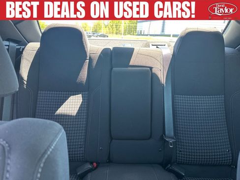 Used 2021 Dodge Challenger SXT RWD image 37