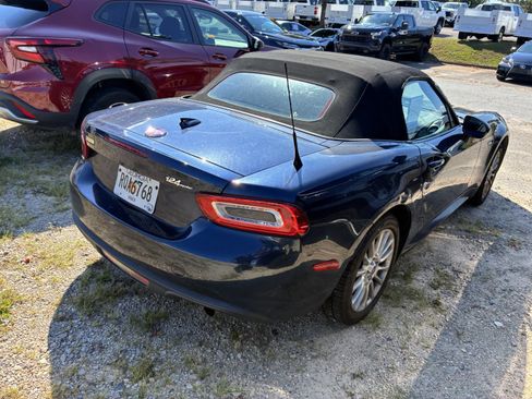 Used 2018 FIAT 124 Spider Classica w/ Technology & Siriusxm Group RWD image 8
