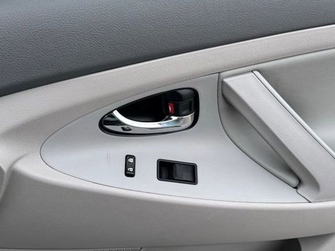 Used 2009 Toyota Camry LE image 23