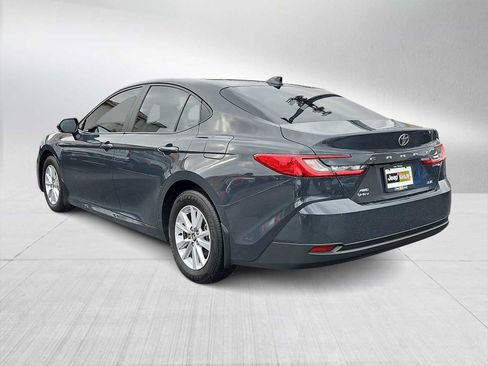 Used 2025 Toyota Camry LE image 6