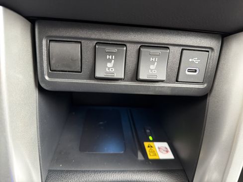 Used 2023 Toyota Corolla Cross XLE image 21