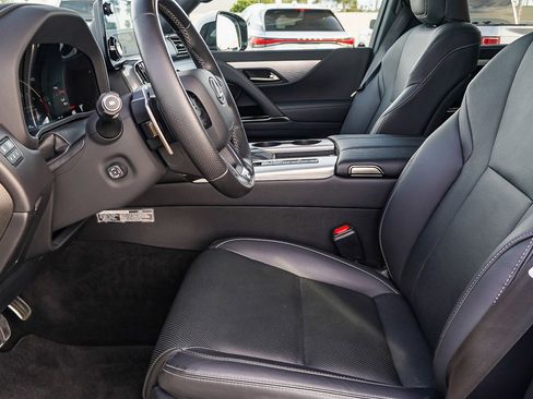 Used 2024 Lexus LX 600 F Sport image 21