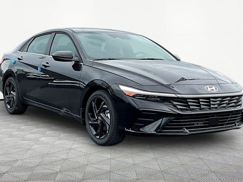 New 2026 Hyundai Elantra SEL Sport Premium FWD image 3