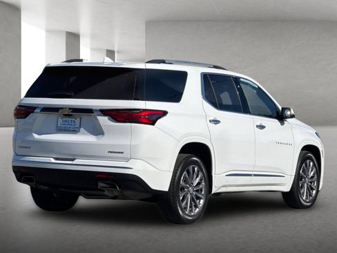 Used 2023 Chevrolet Traverse Premier FWD image 4
