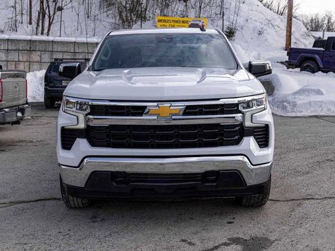 Used 2024 Chevrolet Silverado 1500 LT image 2