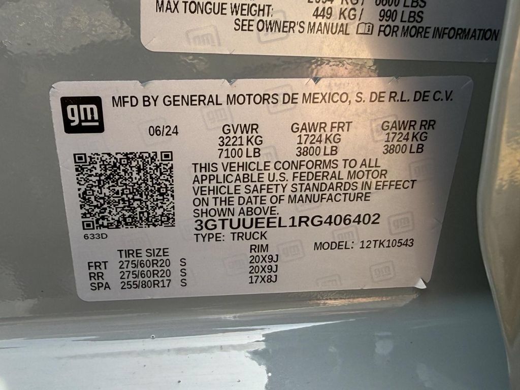 Used 2024 GMC Sierra 1500 AT4 w/ Technology Package AWD/4WD image 24