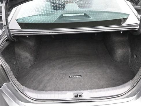 Used 2025 Nissan Altima 2.5 SV FWD image 17