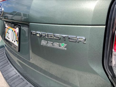 Used 2017 Subaru Forester 2.5i AWD/4WD image 7